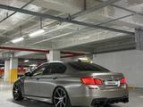 BMW M5 2013 года за 34 000 000 тг. в Алматы – фото 4