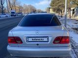 Mercedes-Benz E 280 1999 годаfor3 200 000 тг. в Талдыкорган – фото 2