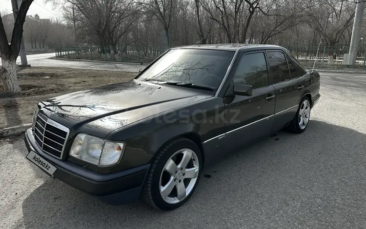 Mercedes-Benz E 320 1995 года за 3 500 000 тг. в Атырау