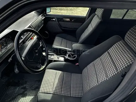 Mercedes-Benz E 320 1995 года за 3 500 000 тг. в Атырау – фото 10