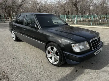Mercedes-Benz E 320 1995 года за 3 500 000 тг. в Атырау – фото 3
