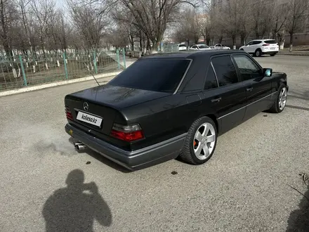 Mercedes-Benz E 320 1995 года за 3 500 000 тг. в Атырау – фото 5