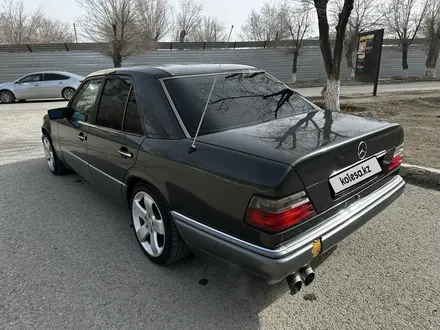 Mercedes-Benz E 320 1995 года за 3 500 000 тг. в Атырау – фото 7