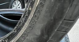 Комплект летних шин Bridgestone за 150 000 тг. в Алматы – фото 4