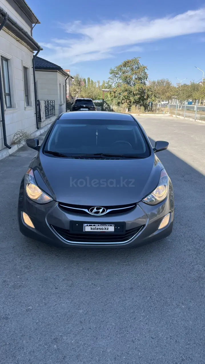 Hyundai Elantra, 2012