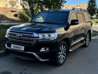 Toyota Land Cruiser 2016 годаүшін32 000 000 тг. в Астана