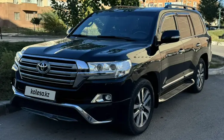 Toyota Land Cruiser 2016 годаүшін32 000 000 тг. в Астана