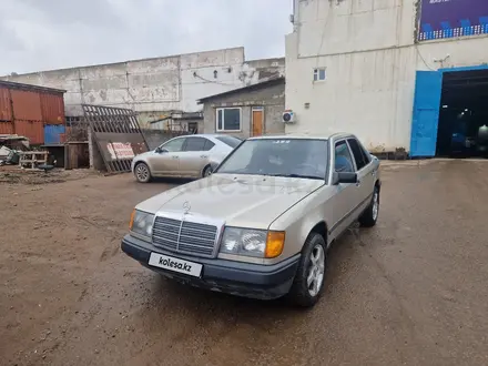 Mercedes-Benz E 200 1988 года за 2 000 000 тг. в Астана – фото 2