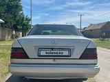 Mercedes-Benz E 280 1993 года за 800 000 тг. в Шымкент – фото 4
