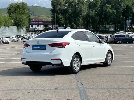 Hyundai Accent 2018 года за 6 900 000 тг. в Алматы – фото 3