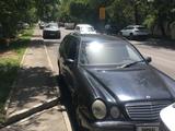 Mercedes-Benz E 200 2002 годаfor4 500 000 тг. в Алматы