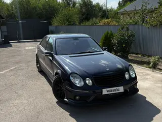 Mercedes-Benz E 320