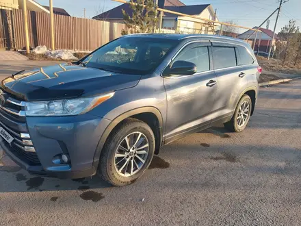 Toyota Highlander 2019 года за 17 990 000 тг. в Астана – фото 2