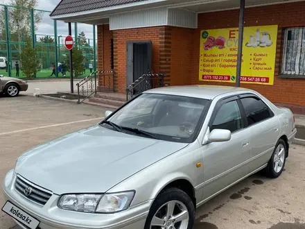 Toyota Camry 1997 года за 3 900 000 тг. в Астана – фото 2