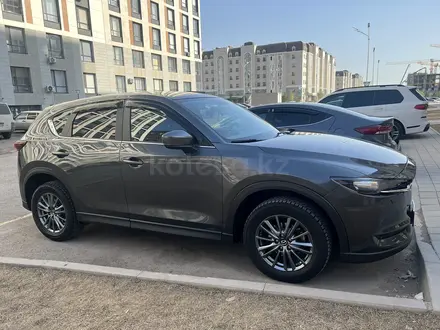 Mazda CX-5 2018 года за 10 500 000 тг. в Астана – фото 3
