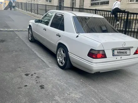 Mercedes-Benz E 280 1994 года за 5 000 000 тг. в Шымкент – фото 2