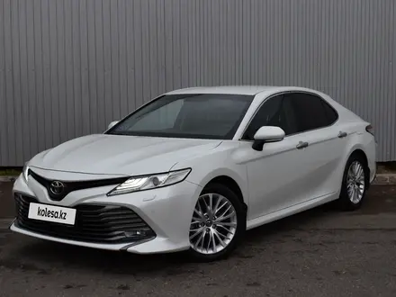 Toyota Camry 2019 года за 14 500 000 тг. в Астана – фото 14