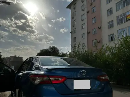 Toyota Camry 2018 года за 11 800 000 тг. в Алматы – фото 3