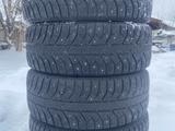 Комплект зимние шины 215/60/16 215/60R16 Bridgestoone. за 60 000 тг. в Алматы