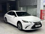 Lexus ES 250 2021 года за 22 000 000 тг. в Алматы – фото 2