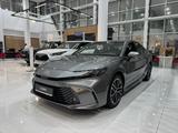 Toyota Camry Luxe 2025 года за 25 190 000 тг. в Атырау