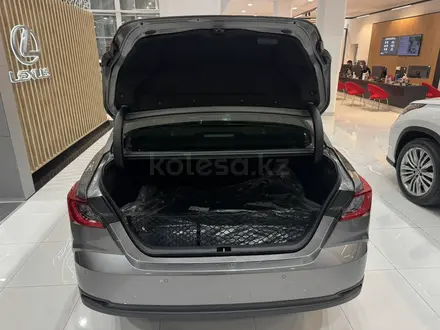 Toyota Camry Luxe 2025 года за 25 190 000 тг. в Атырау – фото 14