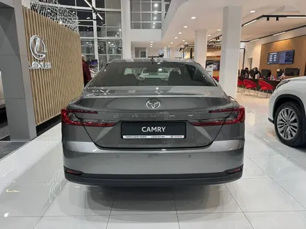 Toyota Camry Luxe 2025 года за 25 190 000 тг. в Атырау – фото 5