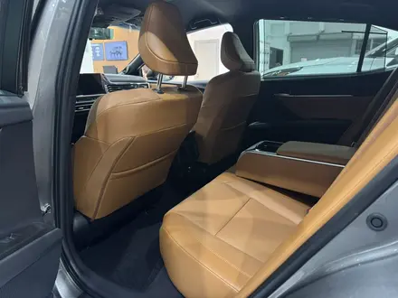 Toyota Camry Luxe 2025 года за 25 190 000 тг. в Атырау – фото 8