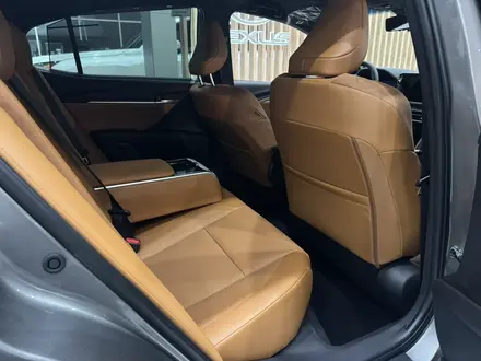 Toyota Camry Luxe 2025 года за 25 190 000 тг. в Атырау – фото 10