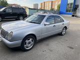 Mercedes-Benz E 240 1998 годаүшін2 100 000 тг. в Усть-Каменогорск – фото 3