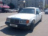 Mercedes-Benz E 220 1994 года за 900 000 тг. в Актобе