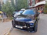 BMW X7 2022 года за 51 000 000 тг. в Астана
