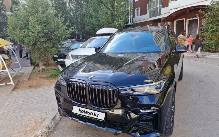 BMW X7 2022 года за 49 000 000 тг. в Астана