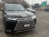 Lexus LX 700h Luxury+ 2025 годаfor105 000 000 тг. в Алматы