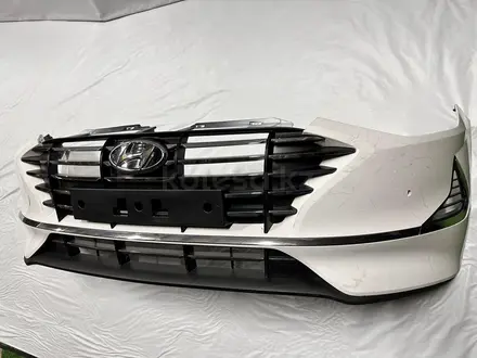 Передний бампер Hyundai Sonata DN8 — оригинал. за 10 000 тг. в Караганда – фото 2