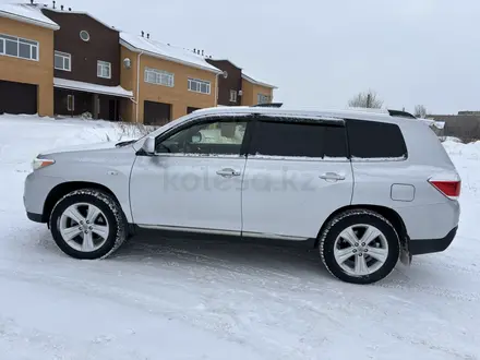 Toyota Highlander 2012 года за 14 200 000 тг. в Караганда