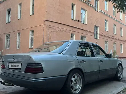 Mercedes-Benz E 320 1993 года за 1 700 000 тг. в Астана – фото 6