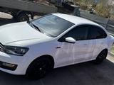 Volkswagen Polo 2016 года за 6 700 000 тг. в Астана – фото 2