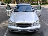 Mercedes-Benz C 200 2002 года за 3 200 000 тг. в Тараз