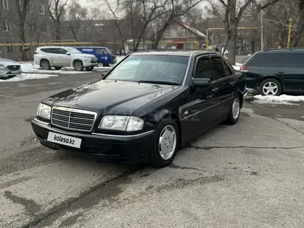 Mercedes-Benz C 220 1997 года за 3 600 000 тг. в Алматы – фото 2