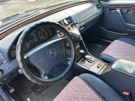 Mercedes-Benz C 220 1997 года за 3 600 000 тг. в Алматы – фото 9