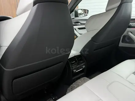 BMW M5 2018 года за 44 800 000 тг. в Алматы – фото 13