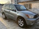 Toyota RAV4 2005 годаүшін3 800 000 тг. в Атырау