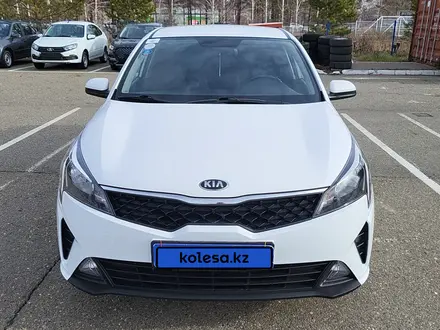 Kia Rio 2021 года за 8 150 000 тг. в Усть-Каменогорск – фото 2