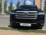 Toyota Land Cruiser 2021 года за 60 000 000 тг. в Астана