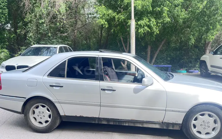 Mercedes-Benz C 220 1994 года за 1 700 000 тг. в Караганда
