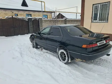 Toyota Camry 1998 года за 3 200 000 тг. в Алматы – фото 14