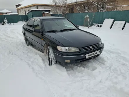 Toyota Camry 1998 года за 3 200 000 тг. в Алматы – фото 17