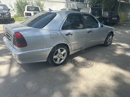 Mercedes-Benz C 240 1997 года за 2 500 000 тг. в Алматы – фото 4