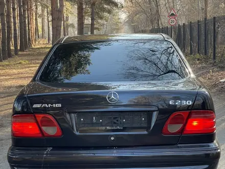 Mercedes-Benz E 230 1997 года за 2 100 000 тг. в Талдыкорган – фото 2